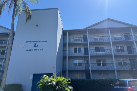 Copropriété à louer à Pembroke Pines, Floride: 2 chambres, 110.74 m2 № 2041490 - photo 14