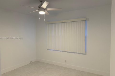 Copropriété à louer à Pembroke Pines, Floride: 2 chambres, 110.74 m2 № 2041490 - photo 8