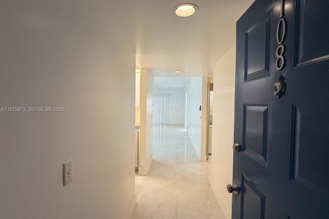 Condo à Pembroke Pines, Floride, 2 chambres  № 2041490