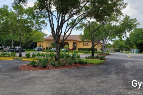 Copropriété à louer à Pembroke Pines, Floride: 2 chambres, 110.74 m2 № 2041490 - photo 17