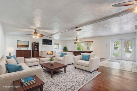House in Lake Wales, Florida 4 bedrooms, 174.66 sq.m. № 1630689 - photo 4