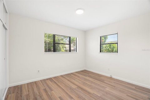 House in Melbourne, Florida 3 bedrooms, 83.61 sq.m. № 2112840 - photo 6