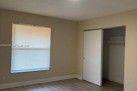 Condominio en alquiler en Coral Springs, Florida, 3 dormitorios, 791.9 m2 № 2247890 - foto 9