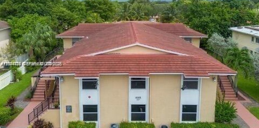 Condominio en Coral Springs, Florida, 3 dormitorios  № 2247890