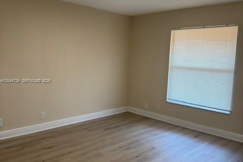 Condominio en alquiler en Coral Springs, Florida, 3 dormitorios, 791.9 m2 № 2247890 - foto 10