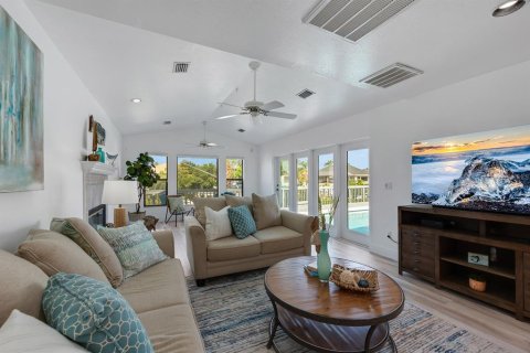 House in Apollo Beach, Florida 4 bedrooms, 246.19 sq.m. № 1718021 - photo 22