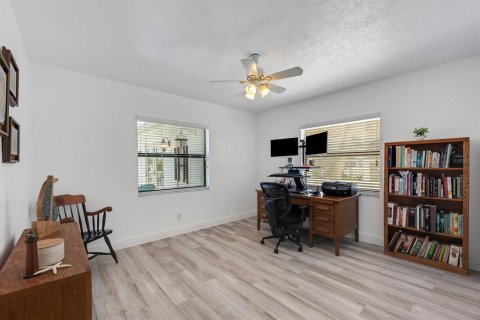 House in Apollo Beach, Florida 4 bedrooms, 246.19 sq.m. № 1718021 - photo 26