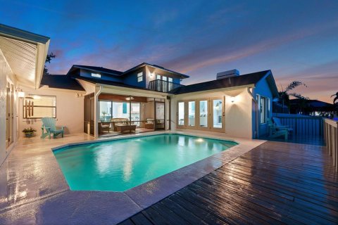 House in Apollo Beach, Florida 4 bedrooms, 246.19 sq.m. № 1718021 - photo 4