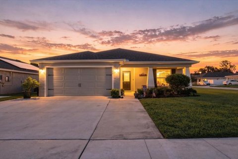 House in Lakeland, Florida 4 bedrooms, 164.72 sq.m. № 2314302