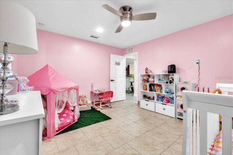 House in Cape Coral, Florida 3 bedrooms, 189.89 sq.m. № 2418361 - photo 21