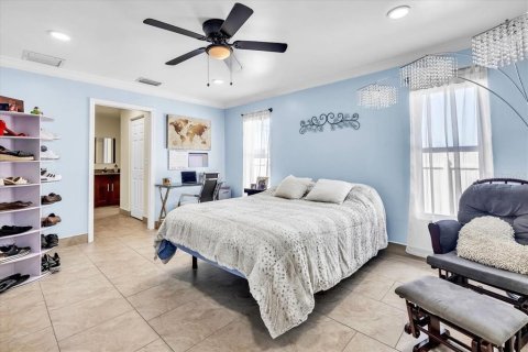 House in Cape Coral, Florida 3 bedrooms, 189.89 sq.m. № 2418361 - photo 16