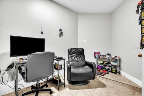 House in Cape Coral, Florida 3 bedrooms, 189.89 sq.m. № 2418361 - photo 30
