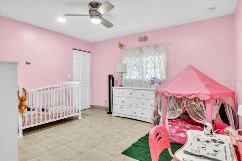 House in Cape Coral, Florida 3 bedrooms, 189.89 sq.m. № 2418361 - photo 20