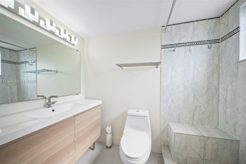 Condominio en venta en Deerfield Beach, Florida, 1 dormitorio, 74.32 m2 № 1968601 - foto 27