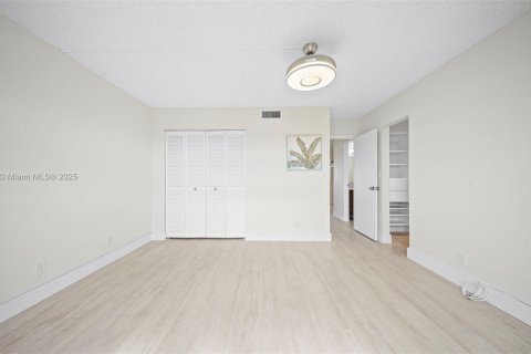 Condominio en venta en Deerfield Beach, Florida, 1 dormitorio, 74.32 m2 № 1968601 - foto 24