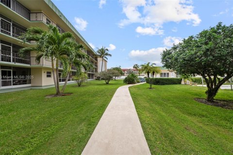 Condominio en venta en Deerfield Beach, Florida, 1 dormitorio, 74.32 m2 № 1968601 - foto 30