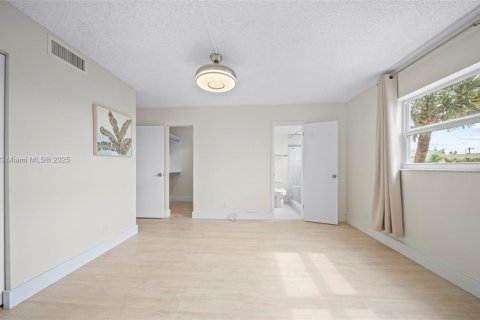 Condominio en venta en Deerfield Beach, Florida, 1 dormitorio, 74.32 m2 № 1968601 - foto 25