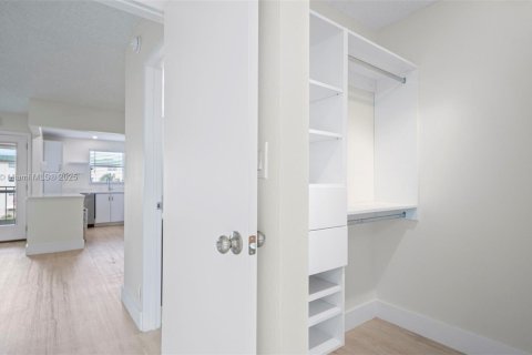 Condominio en venta en Deerfield Beach, Florida, 1 dormitorio, 74.32 m2 № 1968601 - foto 21