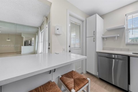 Condominio en venta en Deerfield Beach, Florida, 1 dormitorio, 74.32 m2 № 1968601 - foto 15