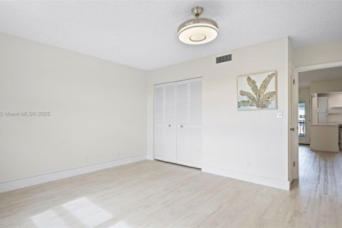 Condominio en venta en Deerfield Beach, Florida, 1 dormitorio, 74.32 m2 № 1968601 - foto 22