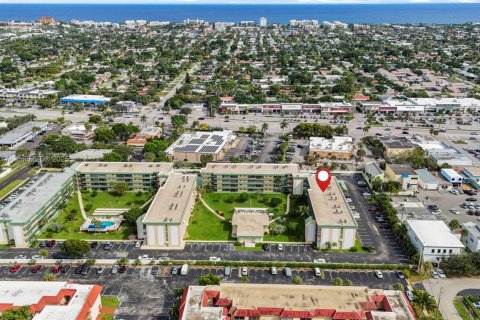 Condominio en venta en Deerfield Beach, Florida, 1 dormitorio, 74.32 m2 № 1968601 - foto 1