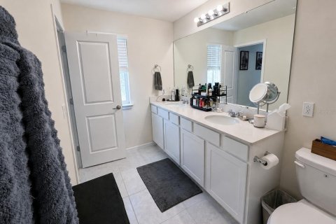 House in Kissimmee, Florida 3 bedrooms, 192.49 sq.m. № 2220590 - photo 25