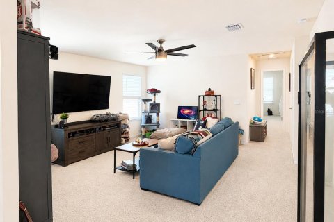 House in Kissimmee, Florida 3 bedrooms, 192.49 sq.m. № 2220590 - photo 11