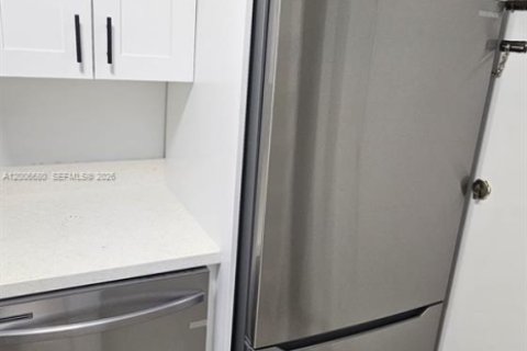 Condo in Pinecrest, Florida, 2 bedrooms  № 2071617 - photo 5