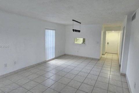 Condo in Pinecrest, Florida, 2 bedrooms  № 2071617 - photo 2