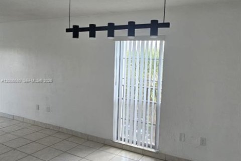 Condo in Pinecrest, Florida, 2 bedrooms  № 2071617 - photo 3