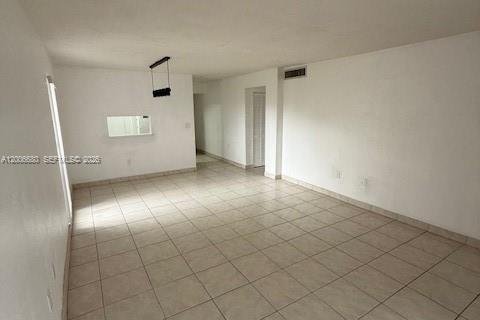 Condo in Pinecrest, Florida, 2 bedrooms  № 2071617