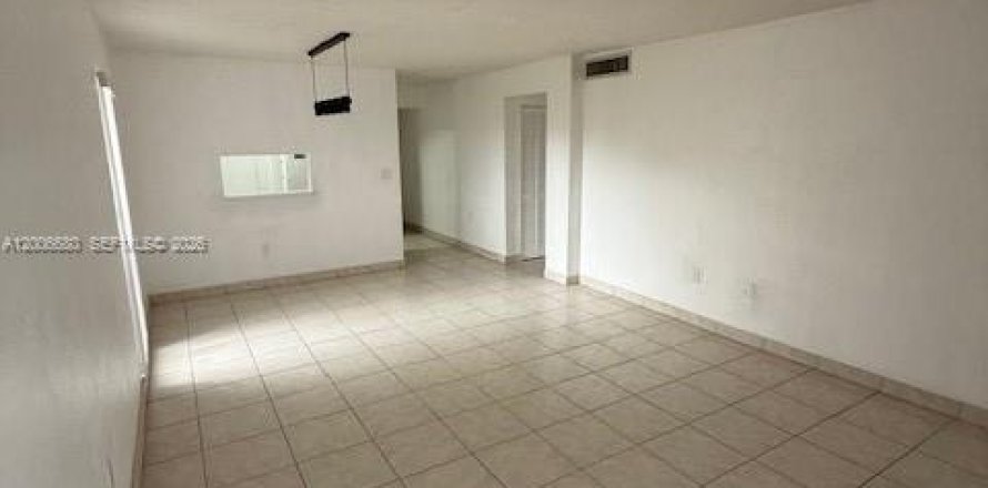 Condo in Pinecrest, Florida, 2 bedrooms  № 2071617