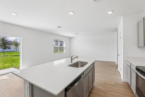 House in Lakeland, Florida 4 bedrooms, 173.36 sq.m. № 2345529 - photo 12