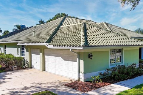 House in Tampa, Florida 4 bedrooms, 334.17 sq.m. № 1723458 - photo 4