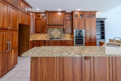House in Tampa, Florida 4 bedrooms, 334.17 sq.m. № 1723458 - photo 22