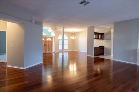 House in Tampa, Florida 4 bedrooms, 334.17 sq.m. № 1723458 - photo 11