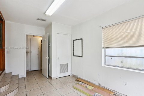 Villa ou maison à vendre à Hialeah, Floride: 3 chambres, 88.35 m2 № 1966379 - photo 6