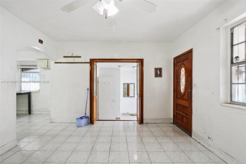 Villa ou maison à vendre à Hialeah, Floride: 3 chambres, 88.35 m2 № 1966379 - photo 9