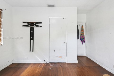 Villa ou maison à vendre à Hialeah, Floride: 3 chambres, 88.35 m2 № 1966379 - photo 18