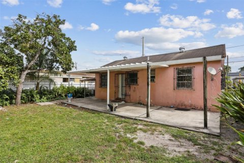 Villa ou maison à vendre à Hialeah, Floride: 3 chambres, 88.35 m2 № 1966379 - photo 28