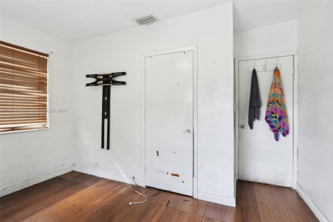 Villa ou maison à vendre à Hialeah, Floride: 3 chambres, 88.35 m2 № 1966379 - photo 19