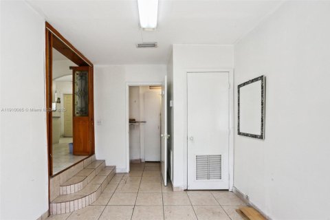 Villa ou maison à vendre à Hialeah, Floride: 3 chambres, 88.35 m2 № 1966379 - photo 5