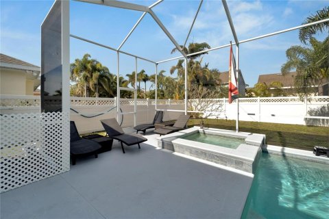 House in Apollo Beach, Florida 3 bedrooms, 170.1 sq.m. № 1591688 - photo 9