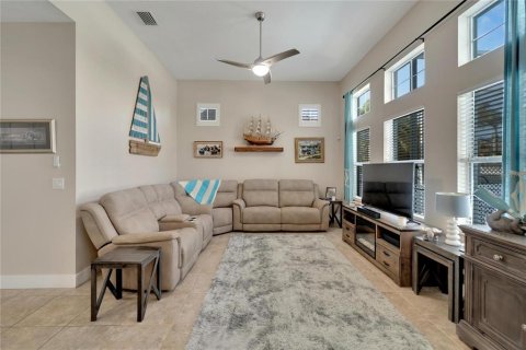 House in Apollo Beach, Florida 3 bedrooms, 170.1 sq.m. № 1591688 - photo 24