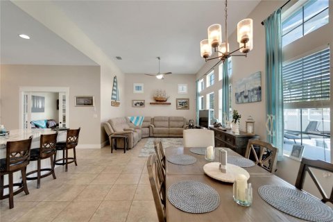 House in Apollo Beach, Florida 3 bedrooms, 170.1 sq.m. № 1591688 - photo 19