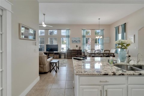 House in Apollo Beach, Florida 3 bedrooms, 170.1 sq.m. № 1591688 - photo 13
