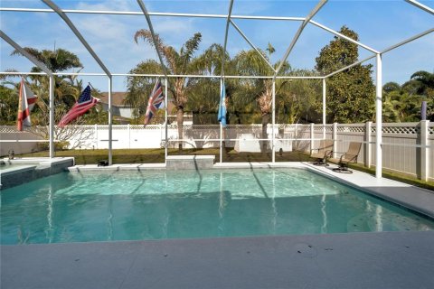House in Apollo Beach, Florida 3 bedrooms, 170.1 sq.m. № 1591688 - photo 11