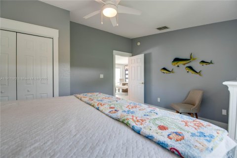 House in Marathon, Florida 4 bedrooms, 222.22 sq.m. № 1972316 - photo 14