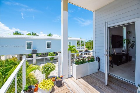 House in Marathon, Florida 4 bedrooms, 222.22 sq.m. № 1972316 - photo 30