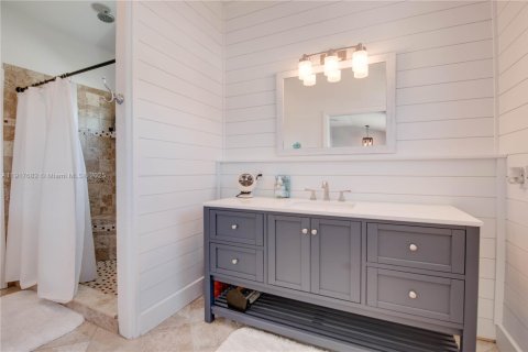 House in Marathon, Florida 4 bedrooms, 222.22 sq.m. № 1972316 - photo 23